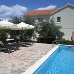 דירה Nives סופטאר