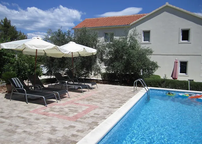 Apartment Nives Supetar