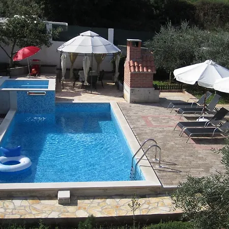 Nives Appartement *