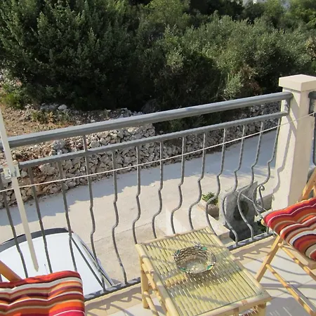 Nives Appartement Supetar
