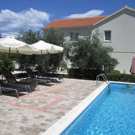 Appartement Nives Supetar