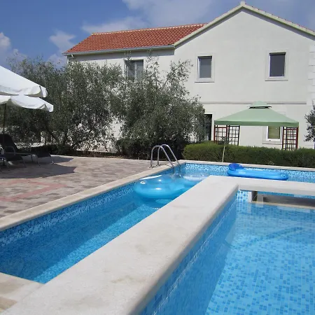Appartement Nives Supetar