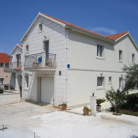 Appartement Nives Supetar
